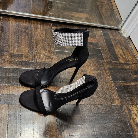 Heeled sandals - Picture 2 of 3